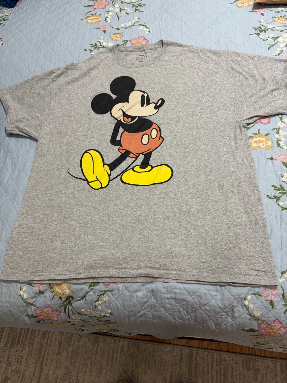Disney Mickey Mouse Grey PreOwned TShirt  Size 2X